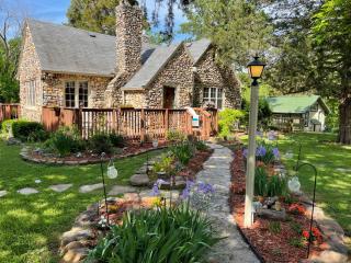 Rock Cottage Gardens B&B - Eureka Springs - 0