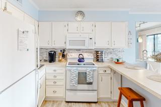 Our Place At The Beach 202G - 8