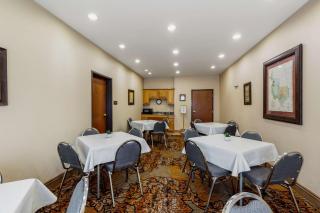Best Western Plus Red River Inn - Clarendon - 3