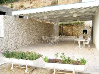 Apartments with a parking space Mimice, Omis - 5958 - 3