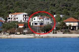 Apartments with a parking space Vinisce, Trogir - 5978 - 0
