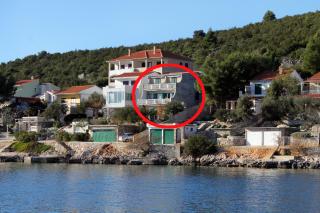 Apartments by the sea Vinisce, Trogir - 5981 - Vinišće - 0