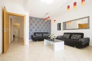 Seaside apartments with a swimming pool Okrug Gornji, Ciovo - 5959 - 1