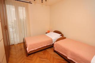 Apartments with a parking space Omis - 5989 - 1