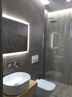 Emily Boutique Hotel - Borsh - 1