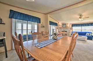 Houghton Lake House with Fire Pit - 2 Mi to Trails! - Houghton Lake - 4