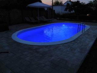 Seaside apartments with a swimming pool Nin, Zadar - 5930 - Nin - 4