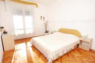 Apartments with WiFi Split - 6028 - 2