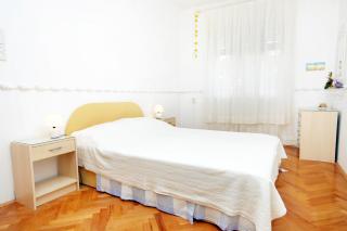 Apartments with WiFi Split - 6028 - 1