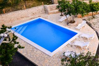 Seaside apartments with a swimming pool Vinjerac, Zadar - 6187 - 2