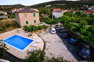 Seaside apartments with a swimming pool Vinjerac, Zadar - 6187 - 1