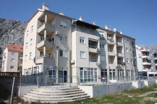 Apartments by the sea Omis - 7577 - 9