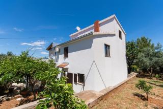 Apartments by the sea Okrug Gornji, Ciovo - 6078 - 9