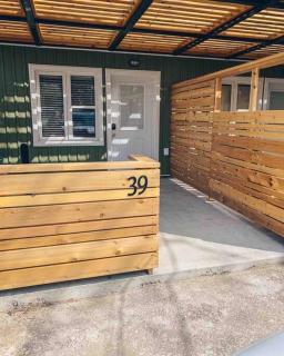 Shores of Erie Hideaway (Single Level Studio Apartment) - Essex - 0