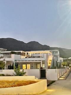 Fantasea Beachfront Villa - Makry Gialos - 8