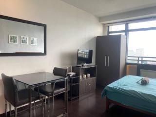 Gramercy Studio with Balcony - Manila - 2