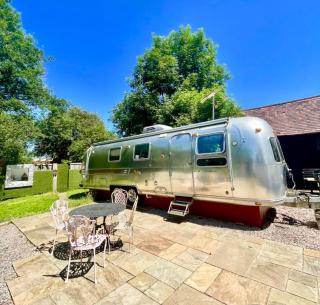 Airstream at Hardham West Sussex Sleeps 4 - Pulborough - 0