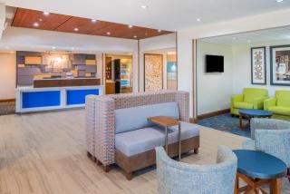 Holiday Inn Express Hotel & Suites Bismarck by IHG - Bismarck - 3