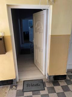 Downtown Apartman near City Center & Miskolc Plaza - 9