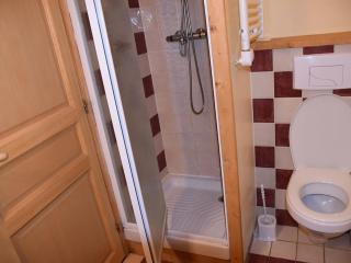 Studio avec Parking, Balcon Sud-Ouest et Équipements Complets - FR-1-266-193 - Monginevro - 3