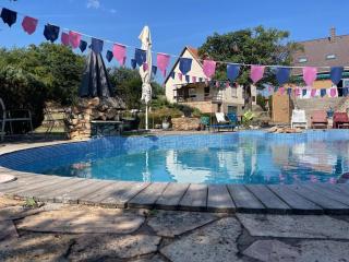 LakePark Garden Villa with swimming pool & park - Bekecs - 0