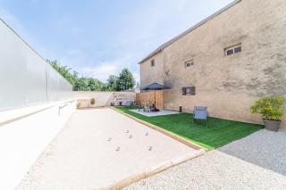 Côté Cour, 3 chambres, terrasses, jardin privé avec terrain de pétanque, cave voutée - Corgoloin - 8
