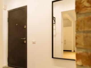 Bright 3BR Flat - Top Location - Green view balcony - Bucarest - 9