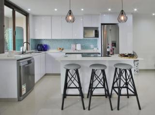 Simla Luxury Apartments 9 - Margate - 8
