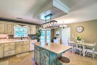 Higden Home with Furnished Porch, Spacious Yard - Fairfield Bay - 4