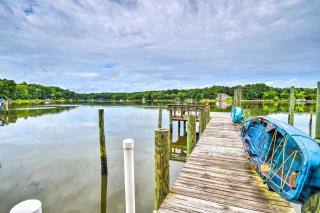 Relaxing Riverfront Cottage with Boat Dock! - Locklies - 0