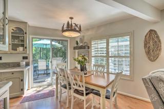 1 Mi to Jenkinson Lake Apples Chalet with Deck - Pollock Pines - 2