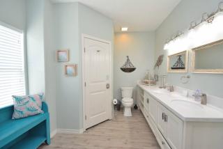 Shore is Fine Beachfront, AwesomeViews - 2