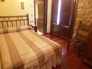 Hostal Virgen de la Encina - 1