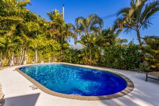 Endless Summer - 210-56th St - 4