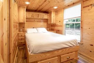 Halesford Harbour Resort - Smith Mountain Lake - Moneta - 4