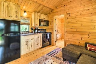 Grill and River Access Tiny Cabin in Sparta! - Sparta - 6