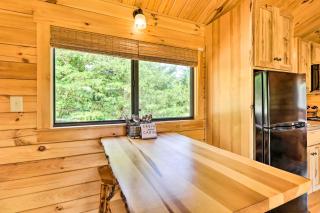Grill and River Access Tiny Cabin in Sparta! - Sparta - 3