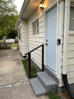 Adorable Bungalow - 9