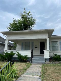 Adorable Bungalow - 4