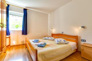 Apartments with a parking space Mali Losinj (Losinj) - 8026 - Mali Lošinj - 1