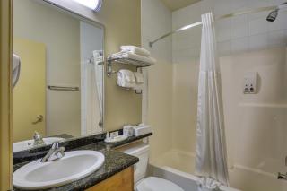Best Western Peace Arch Inn - Surrey - 6