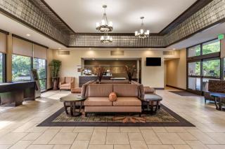 Best Western Plus Garden Court Inn - Fremont - 9