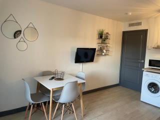 Appartement ds résidence privée avec piscine à 5 min à pied plage!! - Cannes - 4