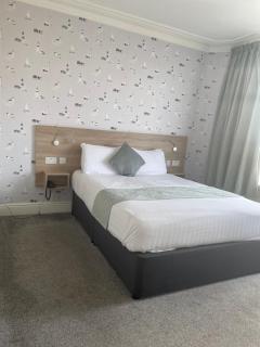 The Clarendon Hotel - Morecambe - 6