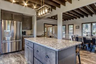 Smoky Vista Resort, Amazing Views, Hot Tub, 685 FREE tickets each paid day!!! - 4