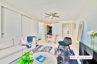 1 Bedroom with ocean and city views! - 9