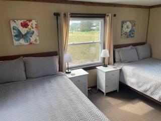 Cozy cabin #1 at Aspen Ridge Cabins - 4