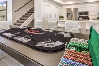 Hidden Gem in the Desert -Gym/Pool/Spa/Games-4BR - 8