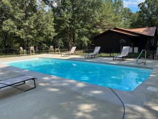 Hollywood Regency - Broken Bow - 7