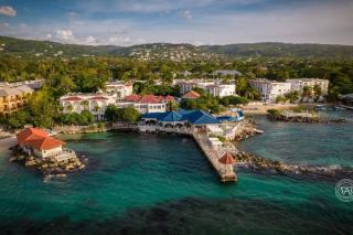 Lush Tropical apartment located in a 4-star resort - Runaway Bay - 0